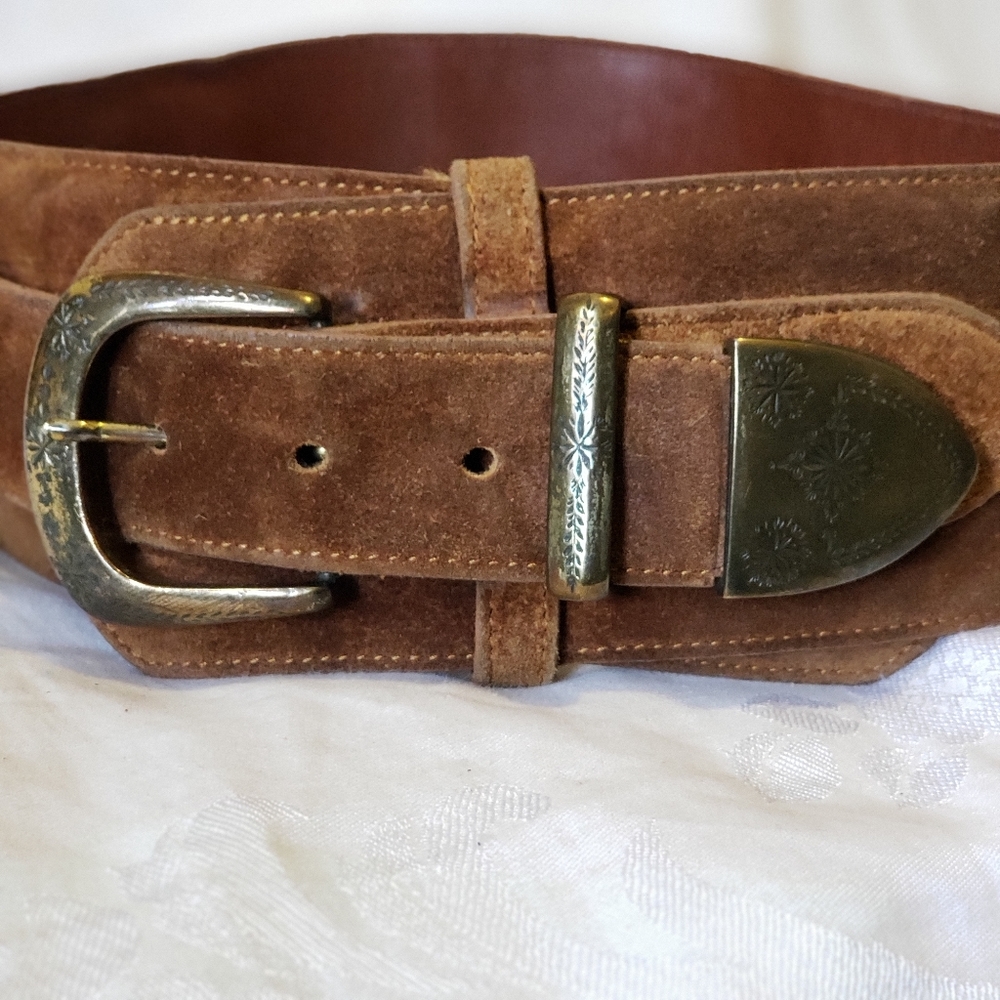 Vintage AXCESS Made in England Suede Leather Brass Belt